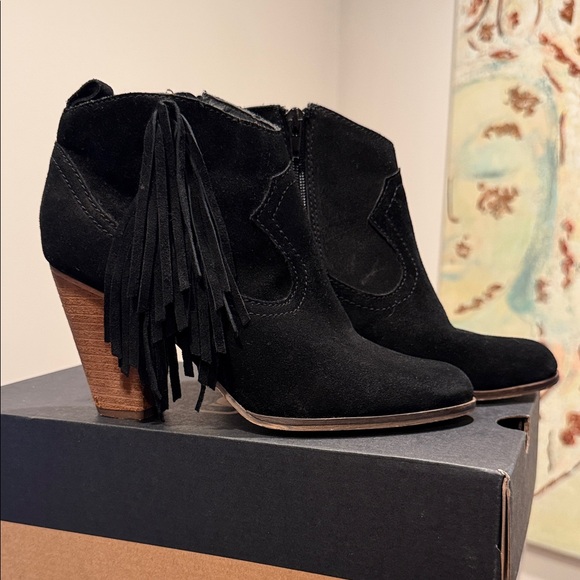 Steve Madden Ponccho Western Cowgirl Cowboy Black Suede Fringe Booties - Picture 1 of 16